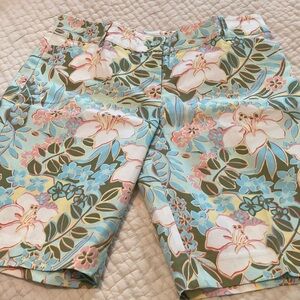 Talbots Pastel Floral Shorts 4p, so chic!! Like new!🌸